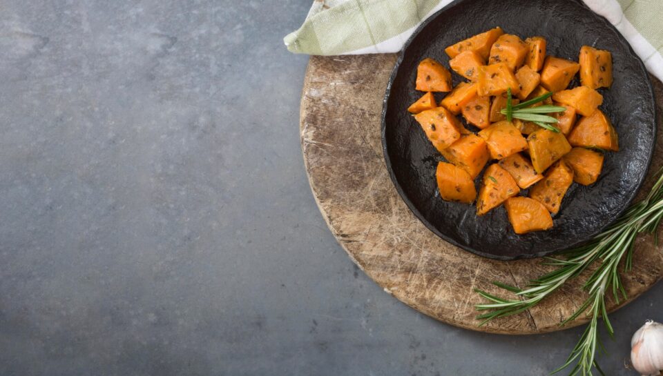 Cartofi dulci copti cu chimen
