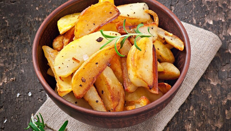 Cartofi la cuptor cu rozmarin