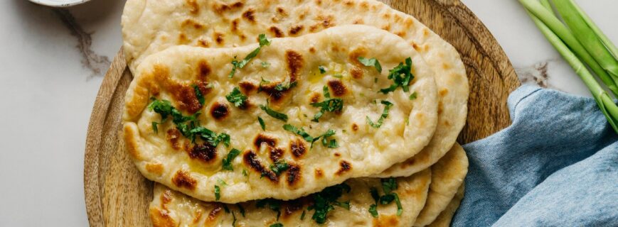 Paine naan cu usturoi