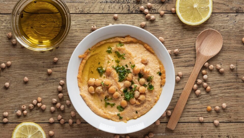 Piure de naut cu usturoi si lamaie