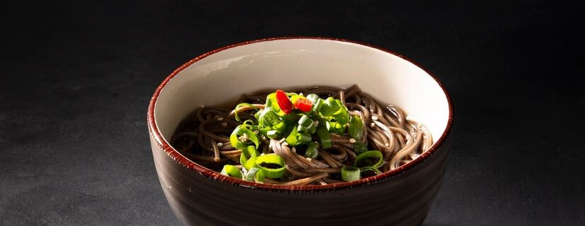 Ramen vegan cu miso și legume