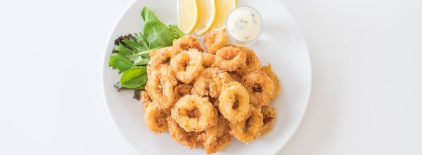 fried-squid-calamari-rings_1339-4720