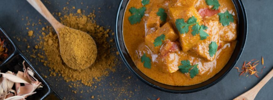 massaman-curry-frying-pan-with-spices-cement-floor_1150-20779