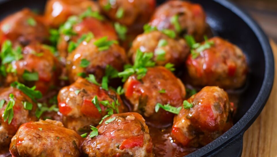 Chiftele marinate in sos