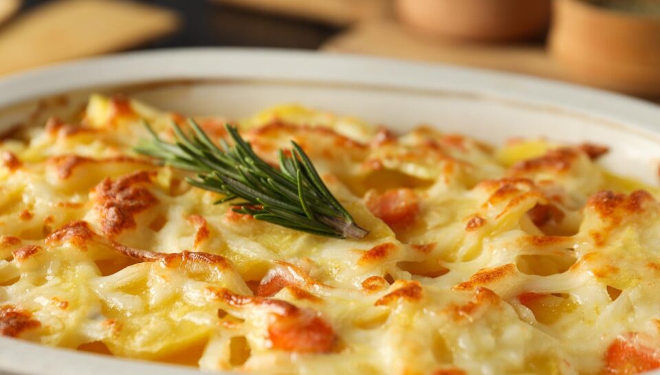 Macaroane cu branza la cuptor