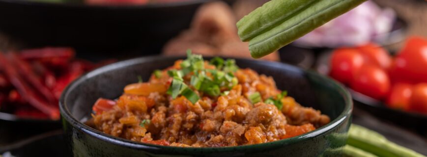 Mancare de mazare cu carne de porc