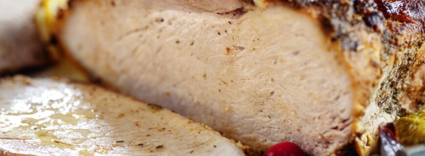 Roast turkey with garlic