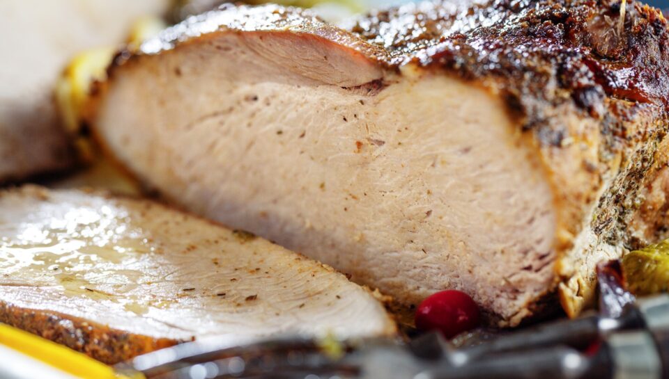 Roast turkey with garlic