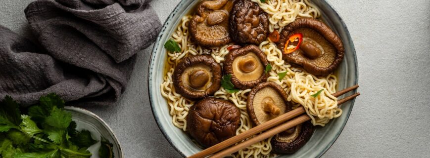 Supa udon cu ciuperci shiitake