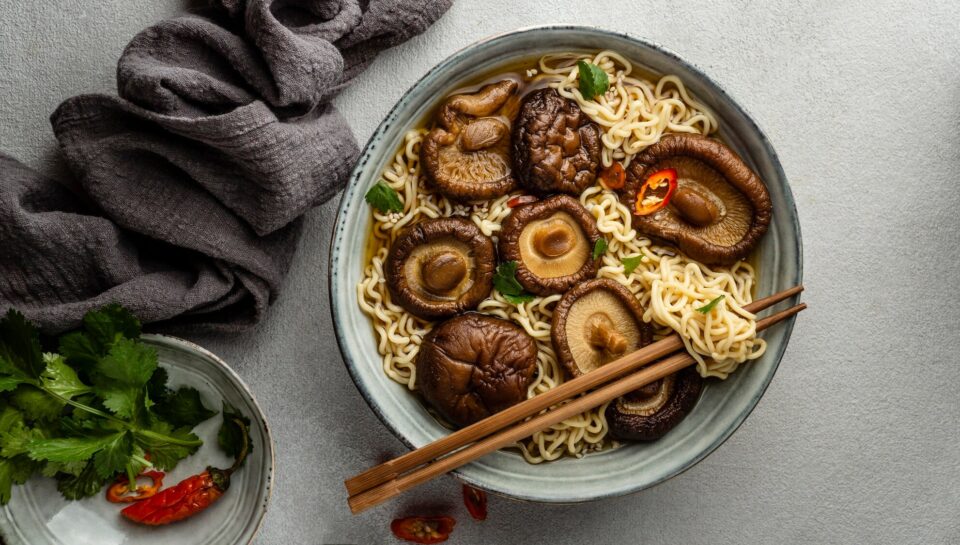Supa udon cu ciuperci shiitake